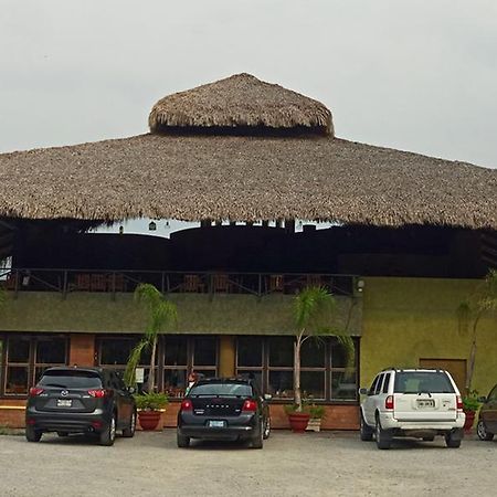 Las Yakas Hotel Tanchachin Exterior foto